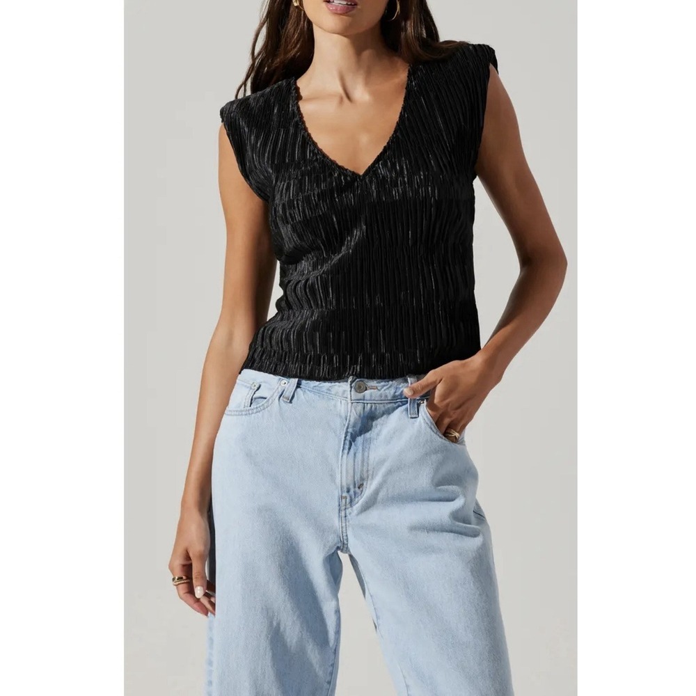 ASTR the Label Nyah Black Pleated V Neck Womens XS Satin Shiny Whimsy Goth
